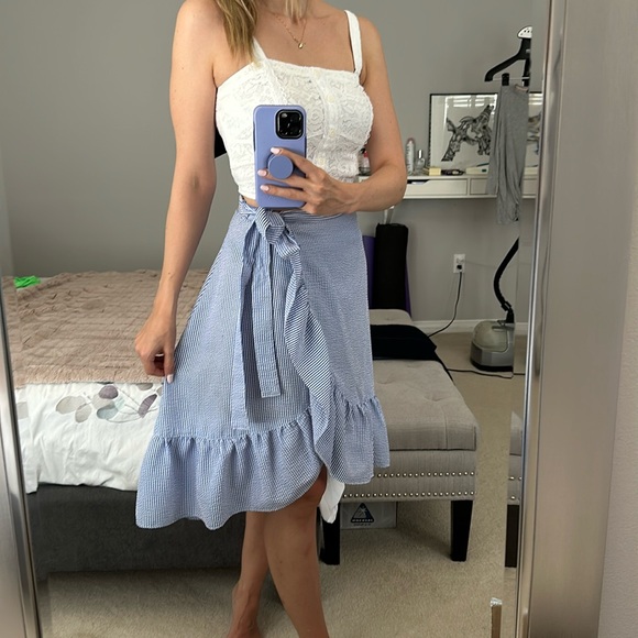 H&M Summer ruffled tie skirt - Picture 2 of 3